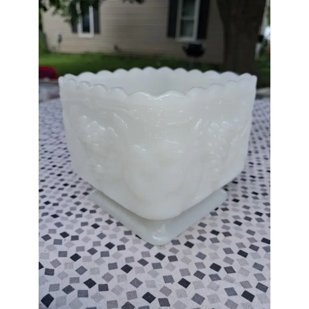 Anchor Hocking Milk Glass Grapes and Leaves 4 1/4